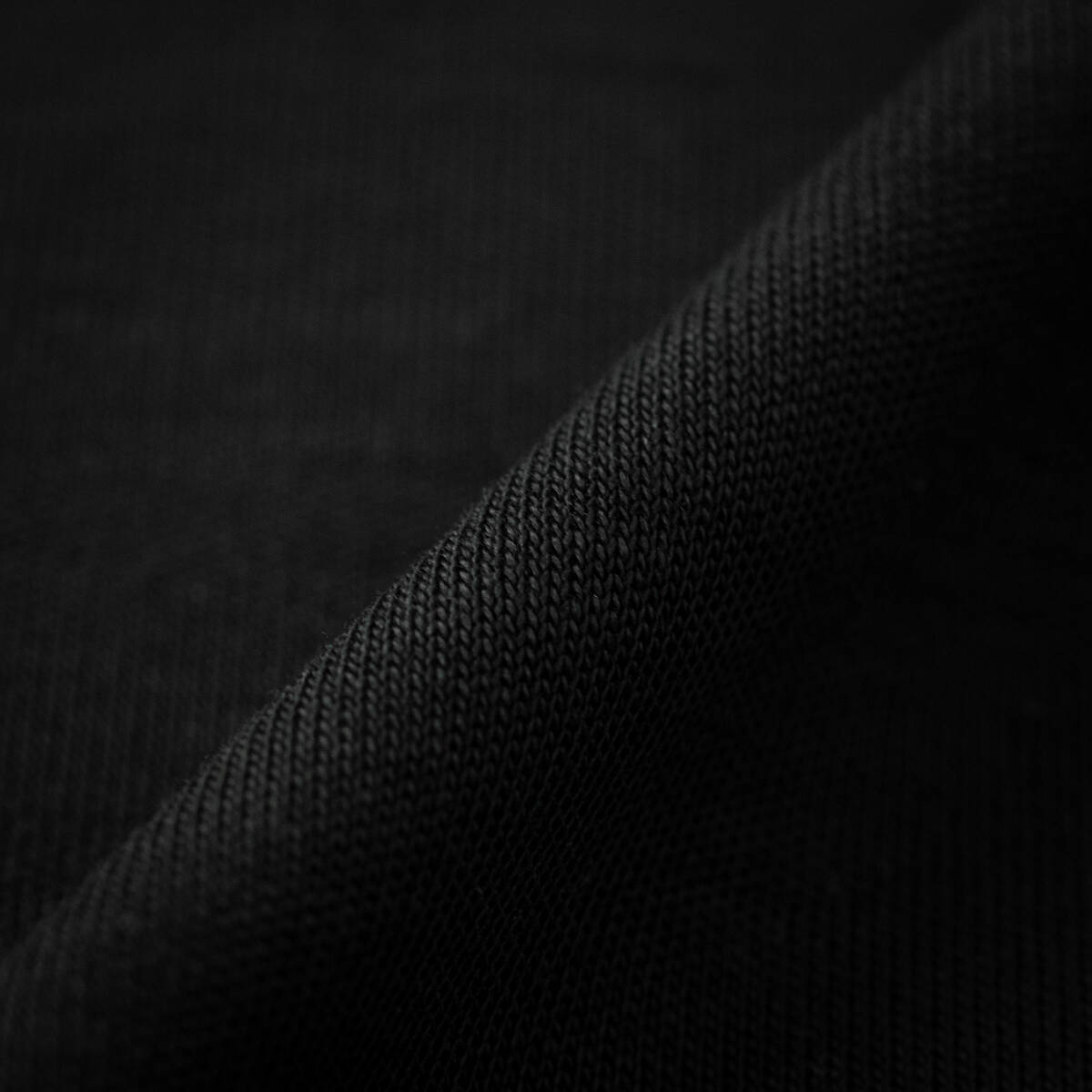 INT002200010410020 BLACK 1